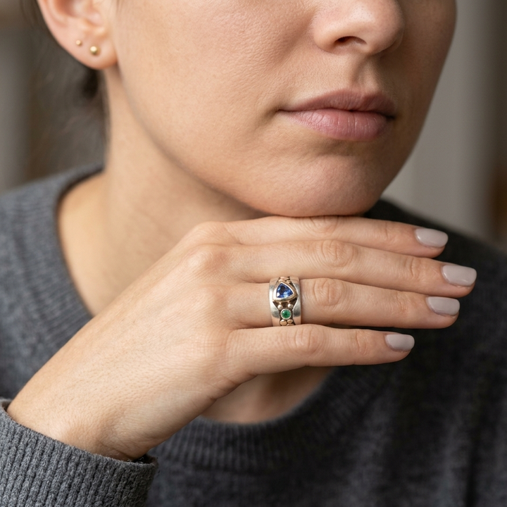 Elly™ | Zilveren Ring met Blauw Kristal